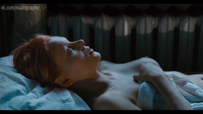 Яна Троянова голая в фильме "Волчок" (2009, Василий Сигарев)