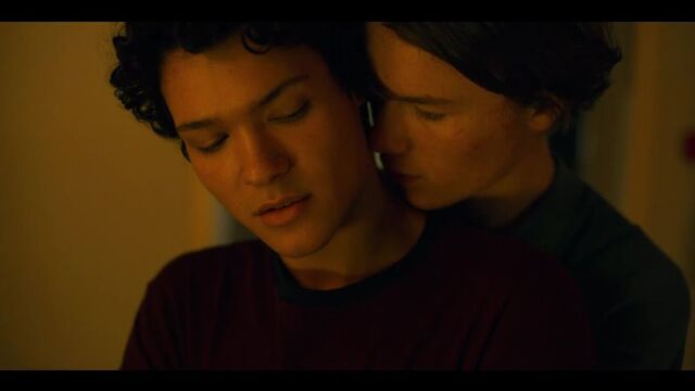 Young Royals/ Wilhelm and Simon - [kiss] fish scene/ S01E05