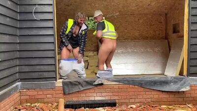 Straight builders pissing & ass flashing on building site