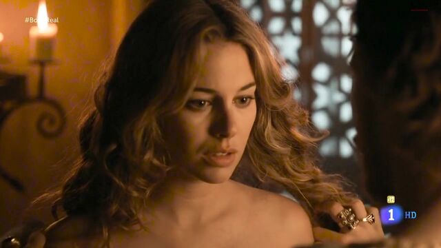 Blanca Suarez Nude - Carlos Rey Emperador (2015) s01e09
