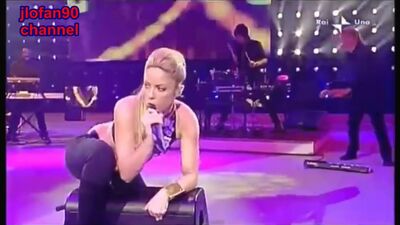 Shakira - Sexy Bouncing Move Compilation