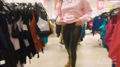 [ EllaKai ] Very Risky Public Blowjob In Clothing Store - Amateur Couple