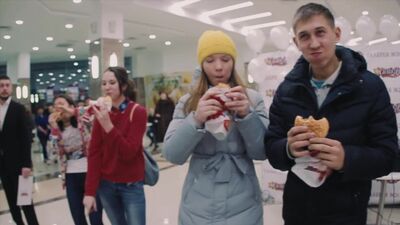 Открытие ресторана Карлс Джуниор в галерее Вояж