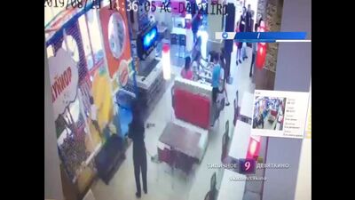 Женщина присвоила 5000 рублей в Бургер Кинг. СПб 29.08.19