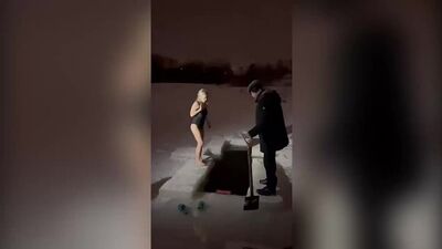 Женщина утонула в проруби на глазах у детей и мужа в Ленинградской области