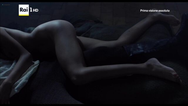 Annabel Scholey, Valentina Belle, etc. Nude - Medici Masters of Florence (2016) s1e6-8 HD 1080p