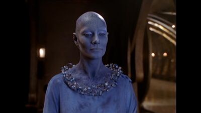 Virginia Hey Nude - Farscape s01e04 (1999) HD 720p