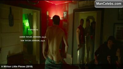 Кудрявые волосы Aaron Taylor-Johnson и сладкий член