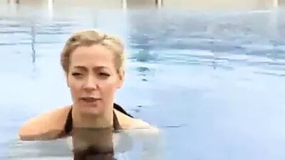 Cherry Healey - обнаженная для плавания