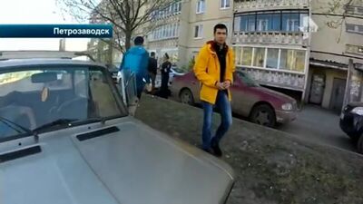 Активисты "СтопХам" вызвали полицию, не справившись с агрессивными нарушителями в Петрозаводске