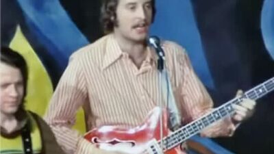 Александр Лерман ("Аракс") в х⁄ф ''Афоня'' (1975) поёт песню ''Скоро стану я седым и старым''