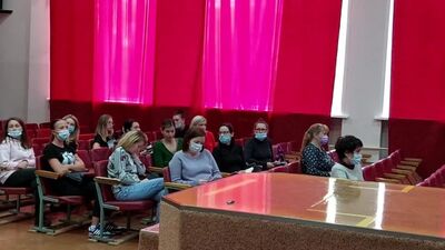 Встреча слушателей курсов индустрии красоты в СКСиС с представителями налоговой, центра "Мой бизнес" и предпринимателем