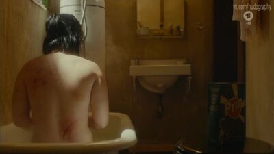Анна Фишер (Anna Fischer) голая в фильме "Отъезд" (Aufbruch, 2016, Гермина Хунтгебурт)