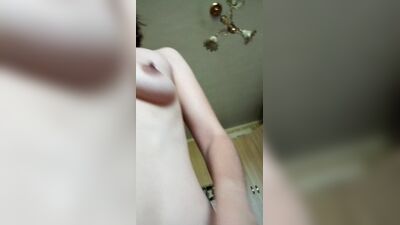 Зрелая казахская шлюшка скачет на хуе