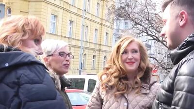 Неверная мама-шлюха ублажает сына мачеху большим хуем