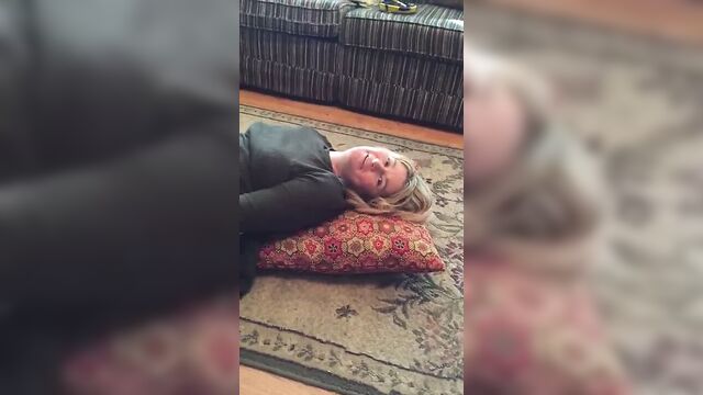Настоящую жену трахнули муж и друг