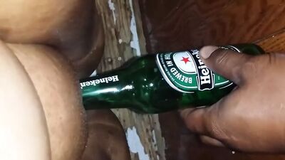 Азиатскую толстушку намазали маслом в любительском видео