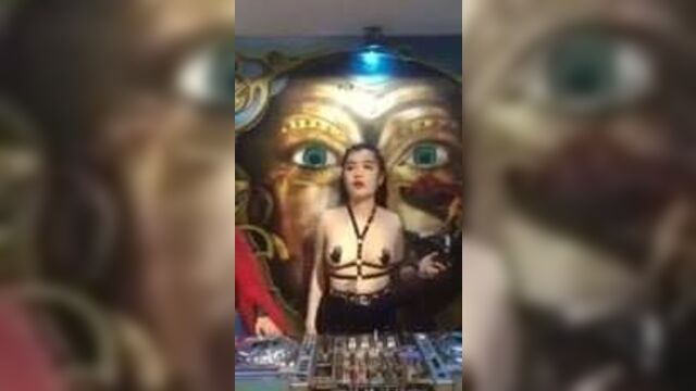 Vietnamese DJ
