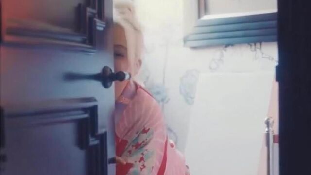 Christina Aguilera - золотой дождь (реальная сделка)