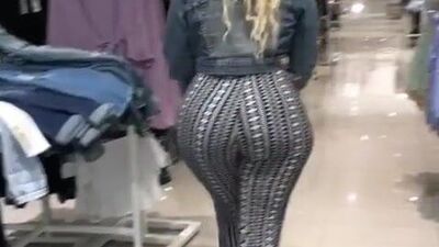 Wide hips as fuck... (7)