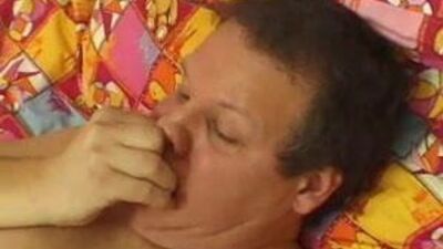Бабушка без зубов сосет и трахается с голландцем (просто страшно)