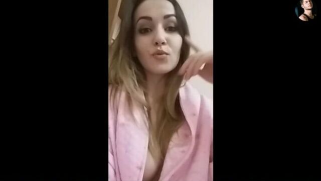Девушка с стройной фигурой в Скайпе |домашка,домашнее,секс,порно,член,сиськи,титьки,раком,сиси,попа,жопа,минет,сосет,трахнул,инц