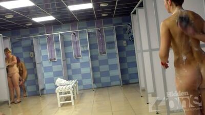Шикарные сиськи (скрытая камера в душе) орно секс эротика стриптиз сиськи попка