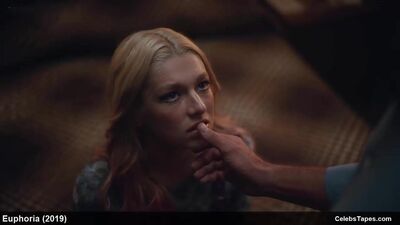 Alexa Demi, обнаженный горячий секс с Alexa Hunter Schafer и Sydney Sweeney