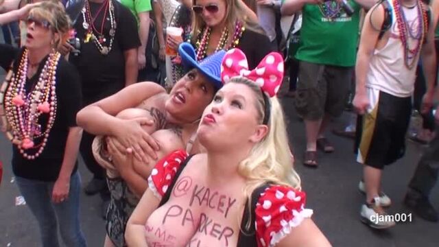 Mardi Gras MILFS | PAWG _ vk.com/pawgw