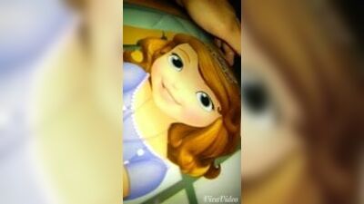 Sofia, первый спринклерный трах с пляжного мяча