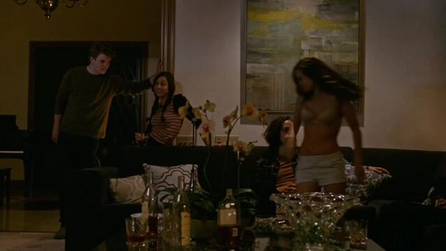Melanie Zanetti Nude - The Leisure Class (2015)