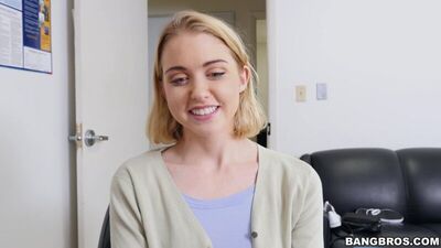 Chloe_Couture_Amateur_blonde_fucked_on_cam_for_the_first_time