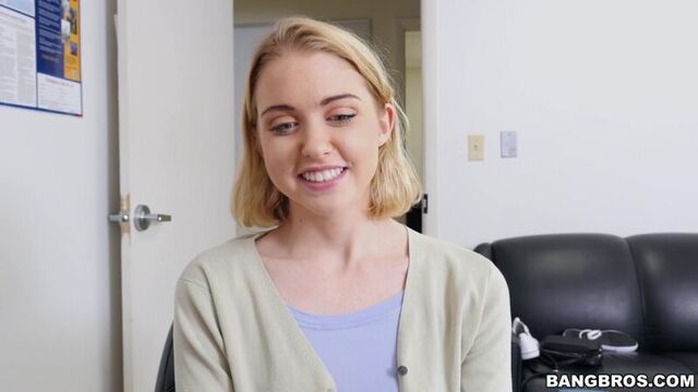 Chloe_Couture_Amateur_blonde_fucked_on_cam_for_the_first_time