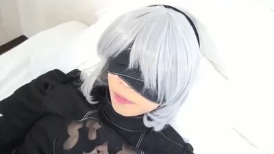 2B cosplay trap