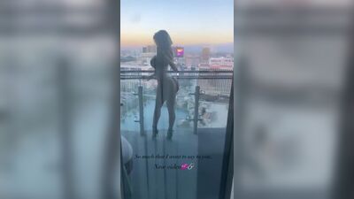 Заехал в гости с чётким планом на сиськи и пиздищу подруги (полное видео можно найти в описании к видео)