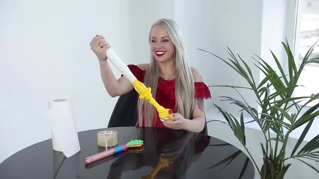 8 Русские порно актрисы Lola Taylor, Katrin Tequila, Ally Breelsen - Про мастурбацию, делают дилдо (explicit эро секс девушки
