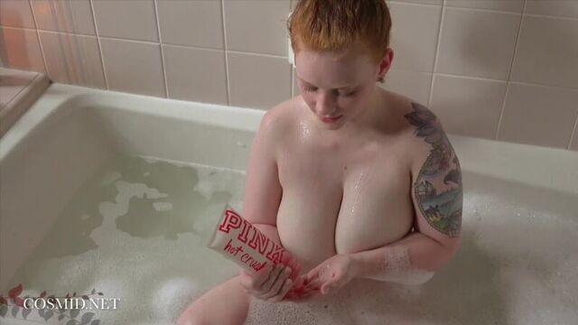 Kaycee Barnes - KAYCEE'S TUB VIDEO [Big Boobs, Ass, Shower] [720p]