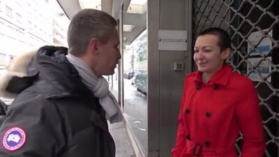 Худенькая красивая малышка
