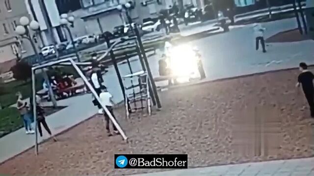 В Тобольске мальчик чуть «не повесил себя» на тарзанке на детской площадке