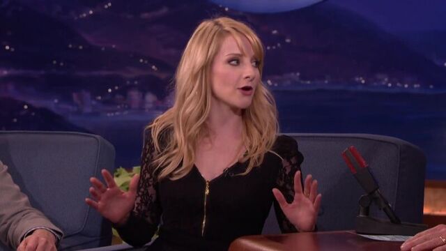 Melissa Rauch Loved Shopping For Her Nude Body Double - шоу Конана О’Брайена