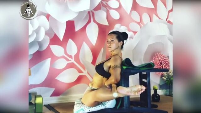 SLs INSANE YOGA FLEXIBILITY - ART FLOW [ Carmen Amara ]
