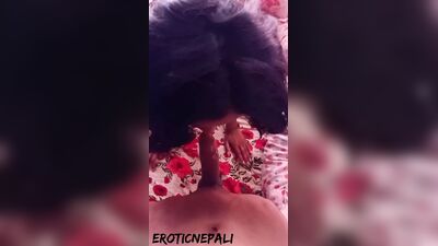 Nepali Girlfriend lai lado chusayera chikeko