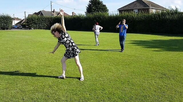 Flashing Pussy Doing Cartwheels In The Park