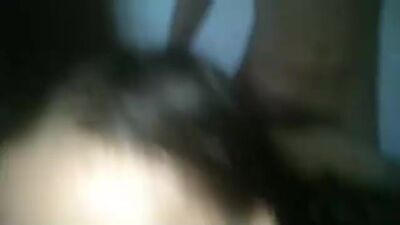 Муж поделился женой с другом и снял секс втроем на видео..mp4