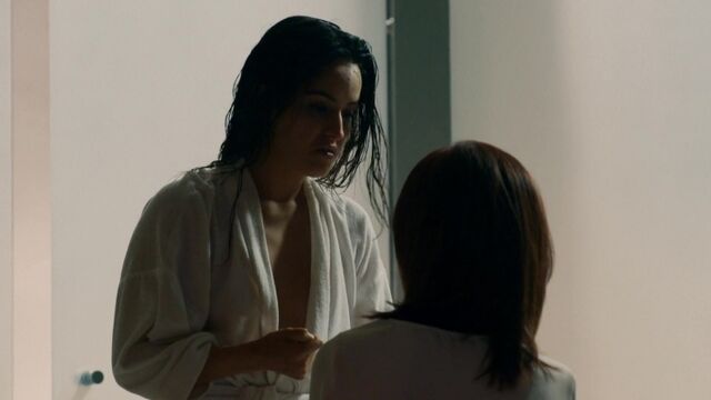 Alicia Jaziz, Marianna Burelli - Ingobernable s01e01 (2017) HD 1080p Nude? Hot! Watch Online / Алисия Запьен - Неуправляемая