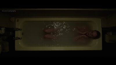 Маккензи Дэвис (Mackenzie Davis) в фильме "Няня" (The Turning, 2020, Флория Сигизмонди) HD 1080p Голая? Секси!