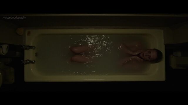 Маккензи Дэвис (Mackenzie Davis) в фильме "Няня" (The Turning, 2020, Флория Сигизмонди) HD 1080p Голая? Секси!