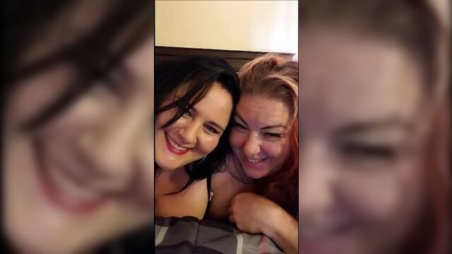 Girl on Girl Webcam Shows with Sexy Alyssa Jane