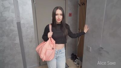 Эта тренировка по йоге больше на порево похожа