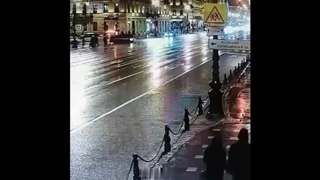 Пьяный таксист сбил пешеходов